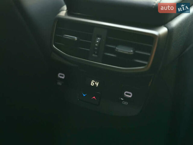 Серый Лексус РХ, объемом двигателя 2.4 л и пробегом 45 тыс. км за 64500 $, фото 15 на Automoto.ua