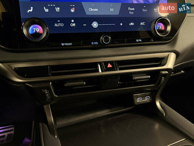 Серый Лексус РХ, объемом двигателя 2.39 л и пробегом 45 тыс. км за 64990 $, фото 27 на Automoto.ua