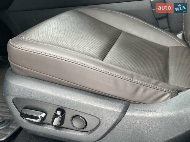 Серый Лексус РХ, объемом двигателя 2.5 л и пробегом 26 тыс. км за 82000 $, фото 17 на Automoto.ua