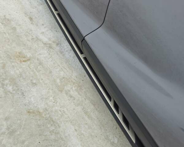 Сірий Лексус РХ, об'ємом двигуна 2.4 л та пробігом 14 тис. км за 51999 $, фото 18 на Automoto.ua