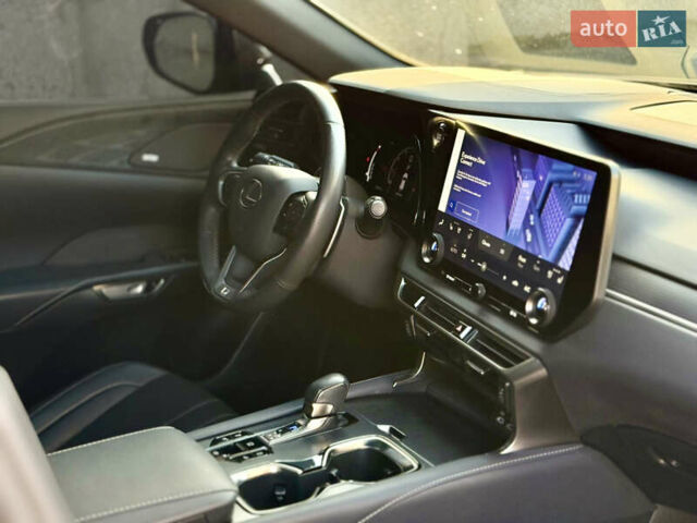 Серый Лексус РХ, объемом двигателя 2.4 л и пробегом 45 тыс. км за 64500 $, фото 18 на Automoto.ua