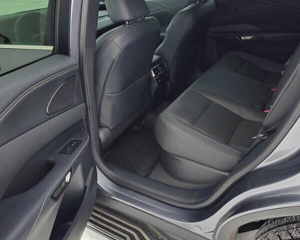 Сірий Лексус РХ, об'ємом двигуна 2.4 л та пробігом 14 тис. км за 51999 $, фото 11 на Automoto.ua