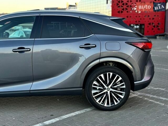 Серый Лексус РХ, объемом двигателя 2.4 л и пробегом 32 тыс. км за 51900 $, фото 5 на Automoto.ua