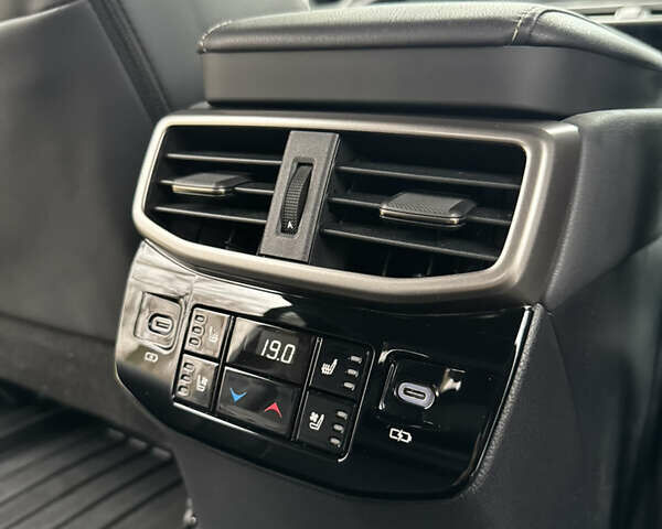 Серый Лексус РХ, объемом двигателя 2.39 л и пробегом 40 тыс. км за 63999 $, фото 115 на Automoto.ua