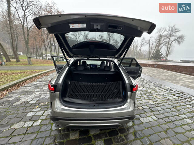 Серый Лексус РХ, объемом двигателя 2.39 л и пробегом 40 тыс. км за 63999 $, фото 100 на Automoto.ua