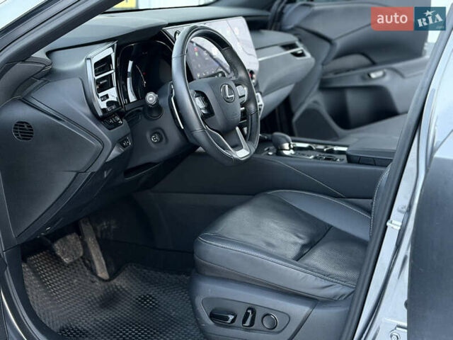 Серый Лексус РХ, объемом двигателя 2.39 л и пробегом 29 тыс. км за 59900 $, фото 7 на Automoto.ua