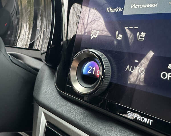 Серый Лексус РХ, объемом двигателя 2.39 л и пробегом 40 тыс. км за 63999 $, фото 62 на Automoto.ua