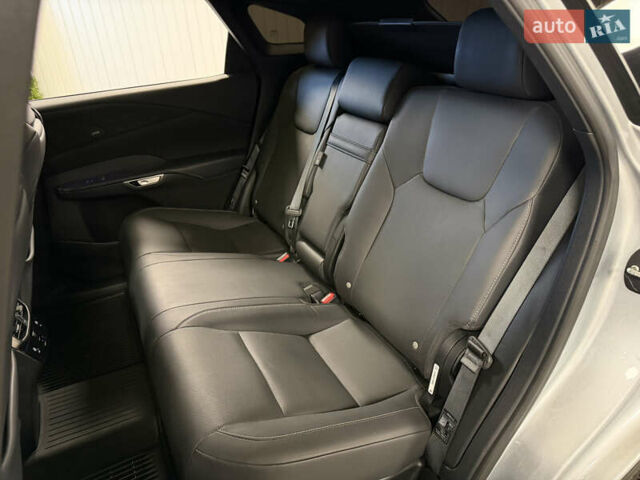 Серый Лексус РХ, объемом двигателя 2.39 л и пробегом 45 тыс. км за 64990 $, фото 40 на Automoto.ua