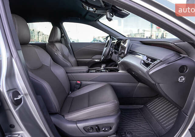 Серый Лексус РХ, объемом двигателя 2.5 л и пробегом 19 тыс. км за 82135 $, фото 5 на Automoto.ua