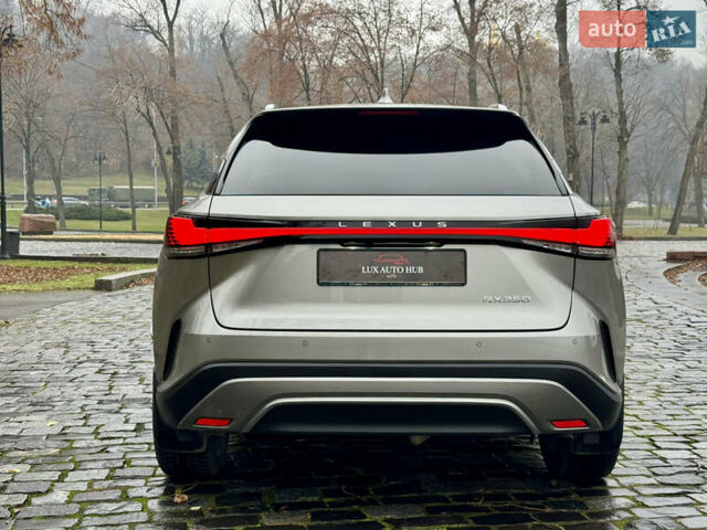 Серый Лексус РХ, объемом двигателя 2.39 л и пробегом 40 тыс. км за 63999 $, фото 6 на Automoto.ua