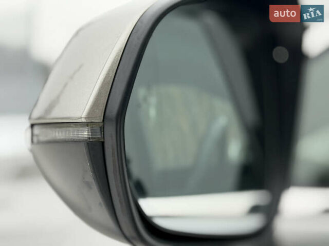 Серый Лексус РХ, объемом двигателя 2.39 л и пробегом 51 тыс. км за 59999 $, фото 25 на Automoto.ua