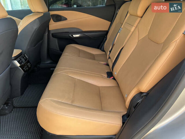 Сірий Лексус РХ, об'ємом двигуна 2.39 л та пробігом 20 тис. км за 70500 $, фото 19 на Automoto.ua