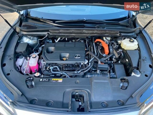 Серый Лексус РХ, объемом двигателя 2.5 л и пробегом 33 тыс. км за 63500 $, фото 51 на Automoto.ua