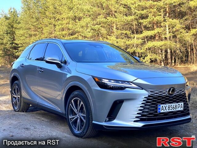 Серый Лексус РХ, объемом двигателя 2.5 л и пробегом 33 тыс. км за 63500 $, фото 3 на Automoto.ua