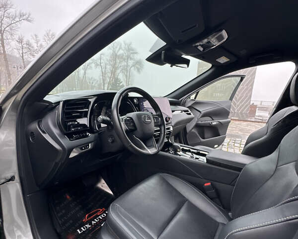 Серый Лексус РХ, объемом двигателя 2.39 л и пробегом 40 тыс. км за 63999 $, фото 45 на Automoto.ua