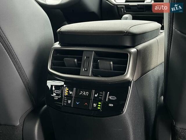 Серый Лексус РХ, объемом двигателя 2.5 л и пробегом 26 тыс. км за 82000 $, фото 32 на Automoto.ua