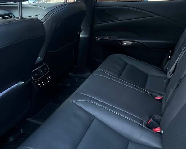 Сірий Лексус РХ, об'ємом двигуна 2.4 л та пробігом 50 тис. км за 66500 $, фото 4 на Automoto.ua