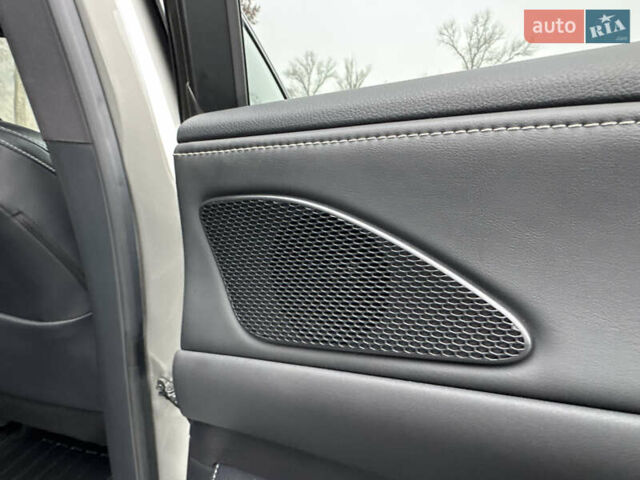 Серый Лексус РХ, объемом двигателя 2.39 л и пробегом 40 тыс. км за 63999 $, фото 112 на Automoto.ua
