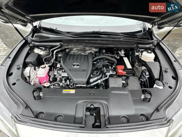 Серый Лексус РХ, объемом двигателя 2.39 л и пробегом 40 тыс. км за 63999 $, фото 91 на Automoto.ua