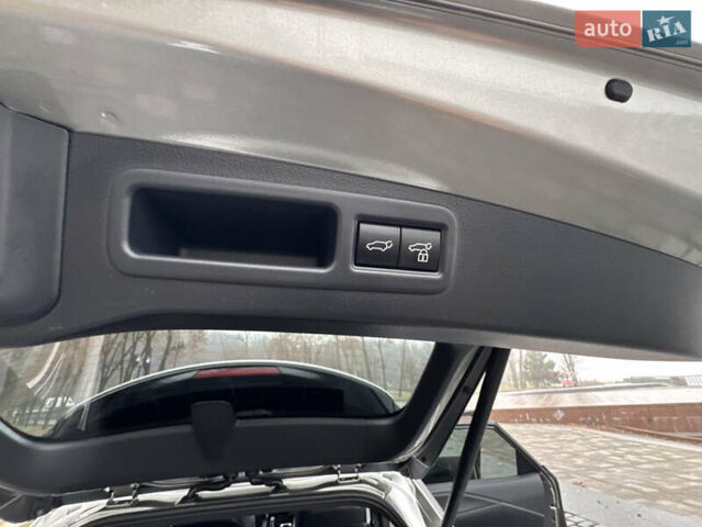 Серый Лексус РХ, объемом двигателя 2.39 л и пробегом 40 тыс. км за 63999 $, фото 101 на Automoto.ua