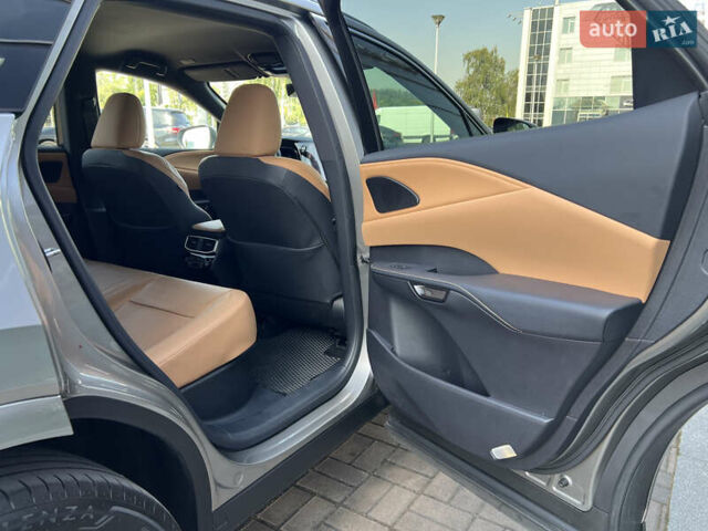 Сірий Лексус РХ, об'ємом двигуна 2.39 л та пробігом 20 тис. км за 70500 $, фото 39 на Automoto.ua