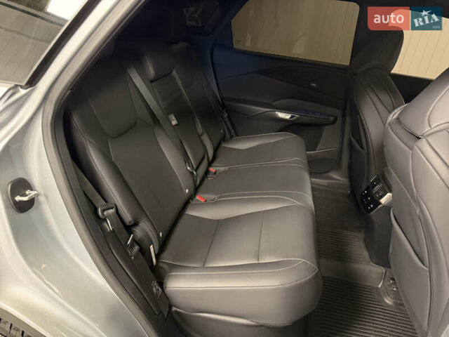 Серый Лексус РХ, объемом двигателя 2.39 л и пробегом 45 тыс. км за 64990 $, фото 43 на Automoto.ua