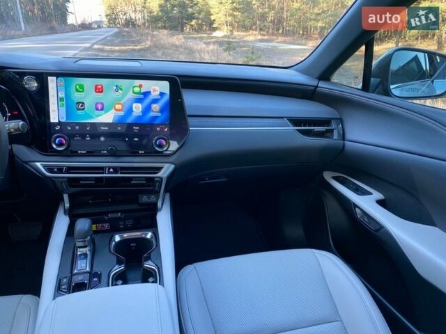 Серый Лексус РХ, объемом двигателя 2.5 л и пробегом 33 тыс. км за 63500 $, фото 31 на Automoto.ua