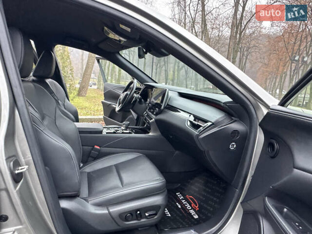 Серый Лексус РХ, объемом двигателя 2.39 л и пробегом 40 тыс. км за 63999 $, фото 165 на Automoto.ua