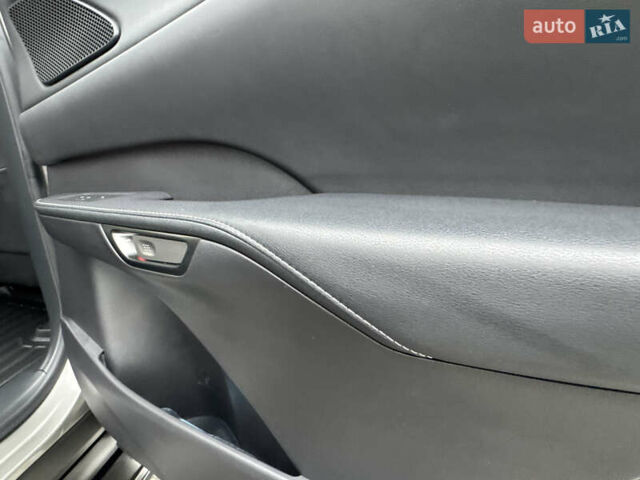 Серый Лексус РХ, объемом двигателя 2.39 л и пробегом 40 тыс. км за 63999 $, фото 25 на Automoto.ua