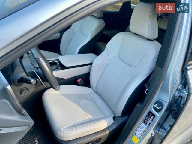 Серый Лексус РХ, объемом двигателя 2.5 л и пробегом 33 тыс. км за 63500 $, фото 25 на Automoto.ua