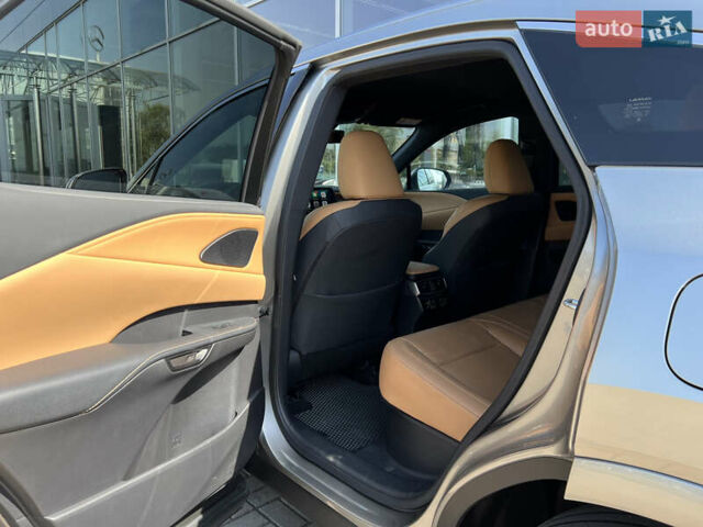 Сірий Лексус РХ, об'ємом двигуна 2.39 л та пробігом 20 тис. км за 70500 $, фото 14 на Automoto.ua