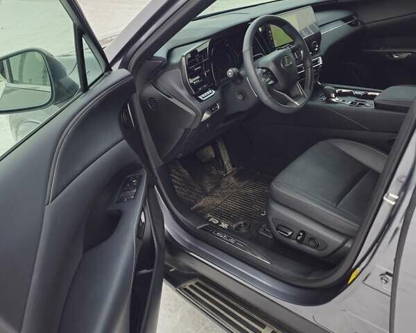 Сірий Лексус РХ, об'ємом двигуна 2.4 л та пробігом 14 тис. км за 51999 $, фото 10 на Automoto.ua