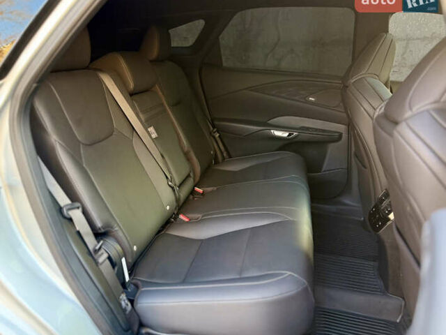 Серый Лексус РХ, объемом двигателя 2.4 л и пробегом 45 тыс. км за 64500 $, фото 16 на Automoto.ua