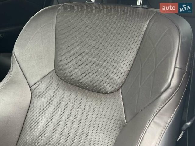 Серый Лексус РХ, объемом двигателя 2.5 л и пробегом 26 тыс. км за 82000 $, фото 19 на Automoto.ua