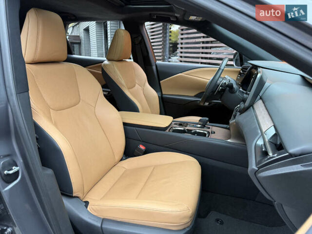 Сірий Лексус РХ, об'ємом двигуна 2.39 л та пробігом 32 тис. км за 56500 $, фото 13 на Automoto.ua