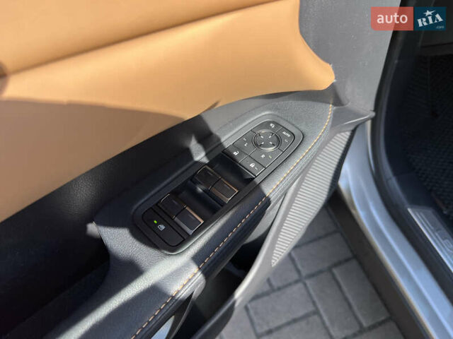 Сірий Лексус РХ, об'ємом двигуна 2.39 л та пробігом 20 тис. км за 70500 $, фото 20 на Automoto.ua