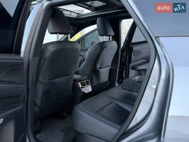 Серый Лексус РХ, объемом двигателя 2.39 л и пробегом 29 тыс. км за 59900 $, фото 21 на Automoto.ua