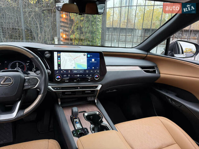 Лексус РХ 2023 в Киеве на Automoto.ua Серый Лексус РХ, объемом двигателя 2.39 л и пробегом 32 тыс. км за 59900 $, фото 17 на Automoto.ua