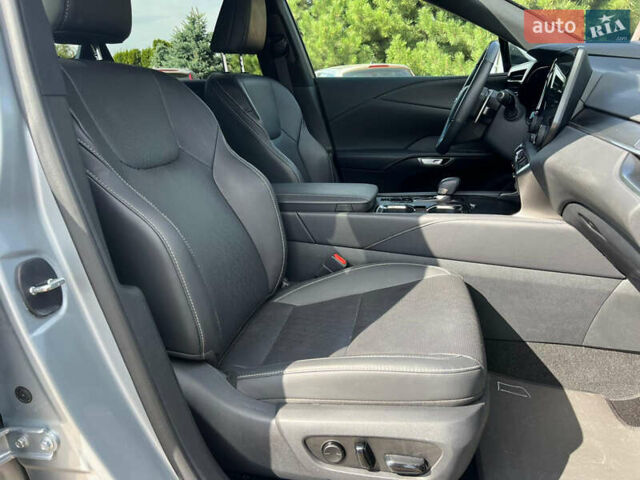 Серый Лексус РХ, объемом двигателя 2.4 л и пробегом 50 тыс. км за 53900 $, фото 59 на Automoto.ua