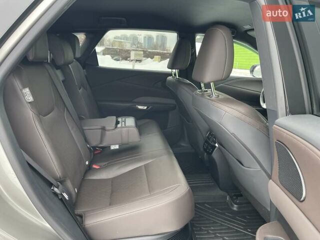 Серый Лексус РХ, объемом двигателя 2.5 л и пробегом 26 тыс. км за 82000 $, фото 31 на Automoto.ua