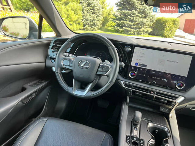 Лексус РХ 2023 в Днепре (Днепропетровске) на Automoto.ua Серый Лексус РХ, объемом двигателя 2.4 л и пробегом 50 тыс. км за 56000 $, фото 58 на Automoto.ua