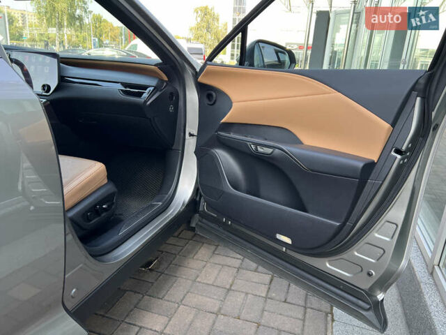 Сірий Лексус РХ, об'ємом двигуна 2.39 л та пробігом 20 тис. км за 70500 $, фото 46 на Automoto.ua