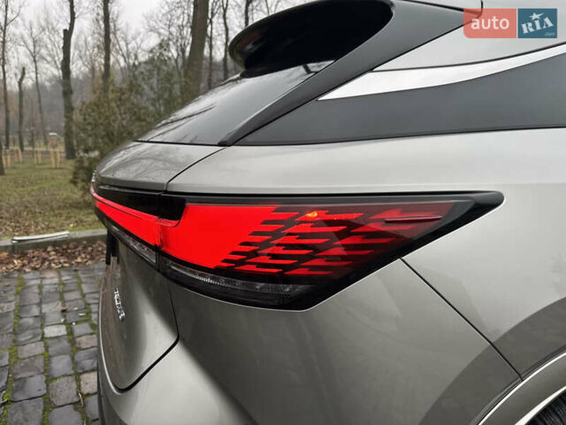 Серый Лексус РХ, объемом двигателя 2.39 л и пробегом 40 тыс. км за 63999 $, фото 120 на Automoto.ua