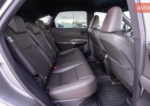 Серый Лексус РХ, объемом двигателя 2.5 л и пробегом 19 тыс. км за 82135 $, фото 6 на Automoto.ua