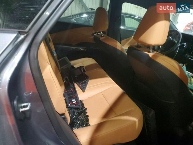 Сірий Лексус РХ, об'ємом двигуна 2.4 л та пробігом 33 тис. км за 22000 $, фото 9 на Automoto.ua