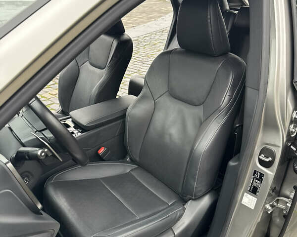 Серый Лексус РХ, объемом двигателя 2.39 л и пробегом 40 тыс. км за 63999 $, фото 49 на Automoto.ua