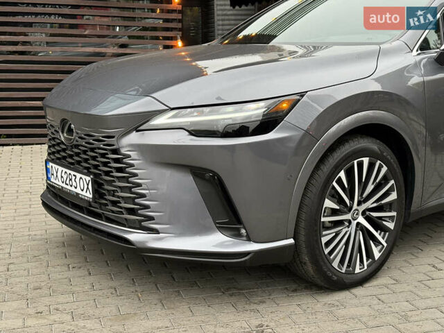 Сірий Лексус РХ, об'ємом двигуна 2.39 л та пробігом 32 тис. км за 56500 $, фото 4 на Automoto.ua