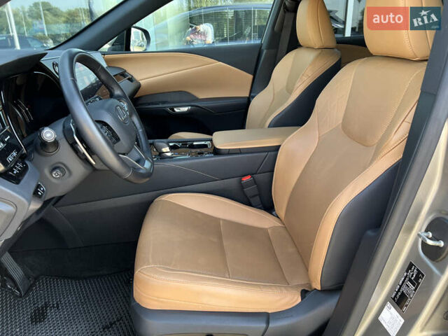 Сірий Лексус РХ, об'ємом двигуна 2.39 л та пробігом 20 тис. км за 70500 $, фото 27 на Automoto.ua