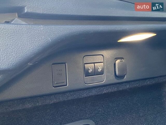 Серый Лексус РХ, объемом двигателя 2.5 л и пробегом 33 тыс. км за 63500 $, фото 56 на Automoto.ua