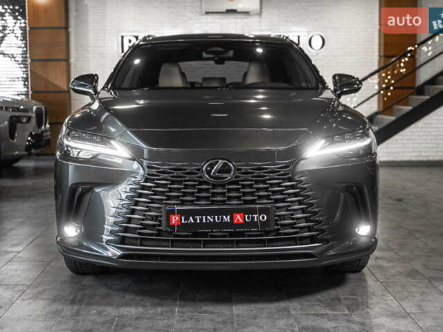 Серый Лексус РХ, объемом двигателя 2.5 л и пробегом 50 тыс. км за 75900 $, фото 1 на Automoto.ua